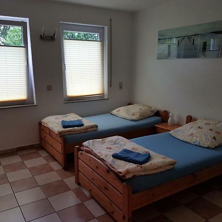 Gaestezimmer Auf Dem Campingplatz Konz Buitenkant foto
