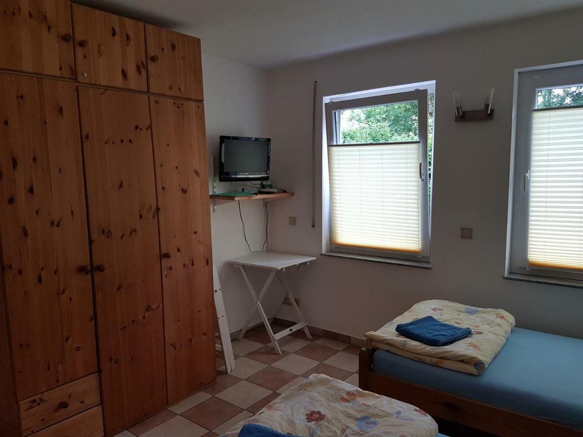 Gaestezimmer Auf Dem Campingplatz Konz Buitenkant foto