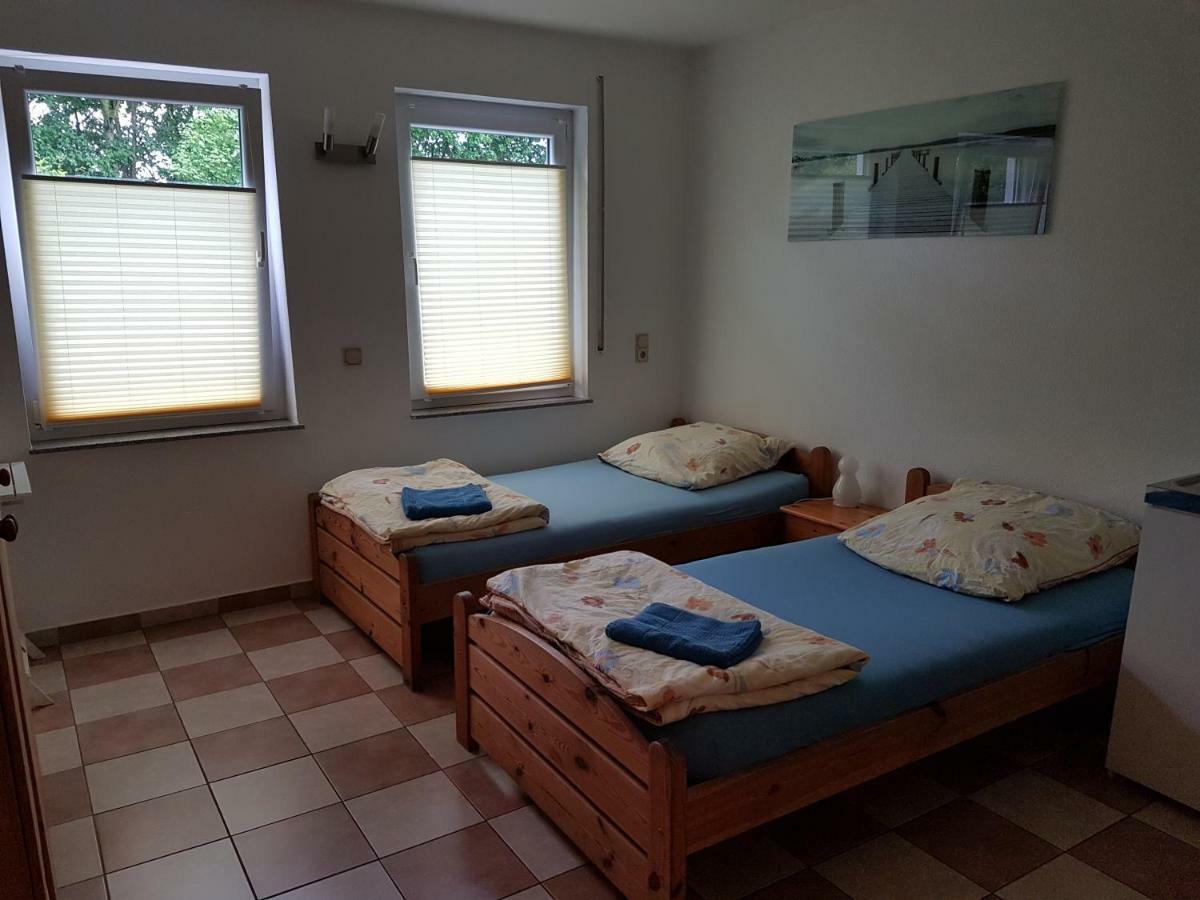 Gaestezimmer Auf Dem Campingplatz Konz Buitenkant foto